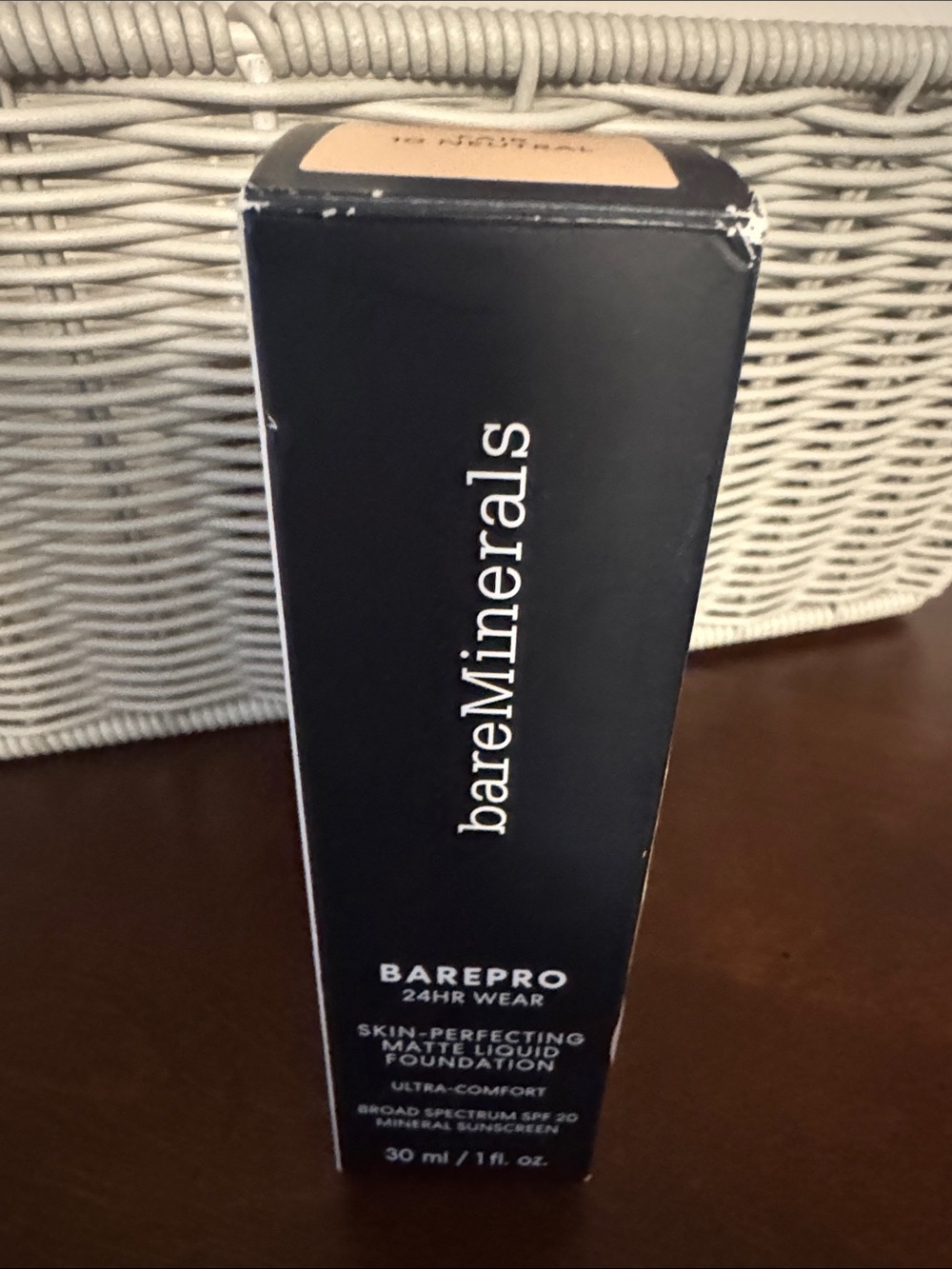 bareMinerals BAREPRO Matte Foundation 10 fair neutral